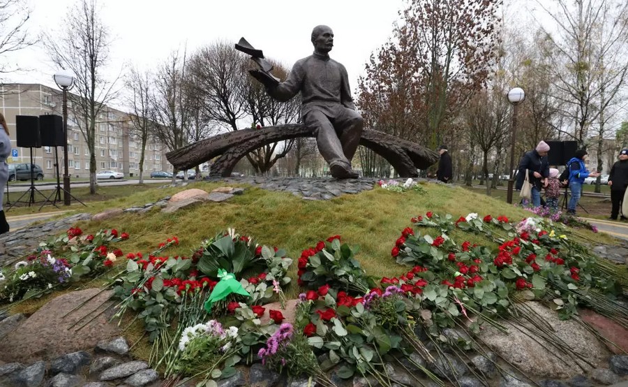 W Stołpcach otwarto pomnik Jakuba Kołasa