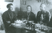 Śniadanie z księżmi prawosławnymi po poświęceniu cerkwi