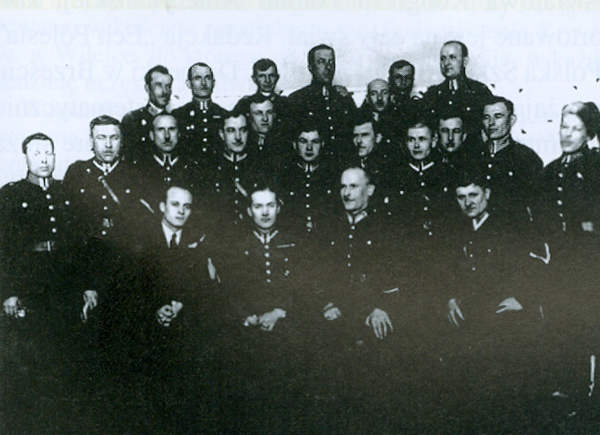 Zdjęcie zrobione 24.02.1934 r. na zdjęciu prawdopodobnie posterunek kolejowy w Brześciu n/B. Podpisał zdjęcie Malinowski