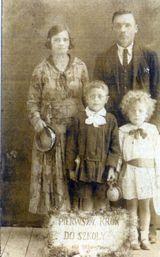 Dziadkowie ze swoimi dziećmi w Klecku