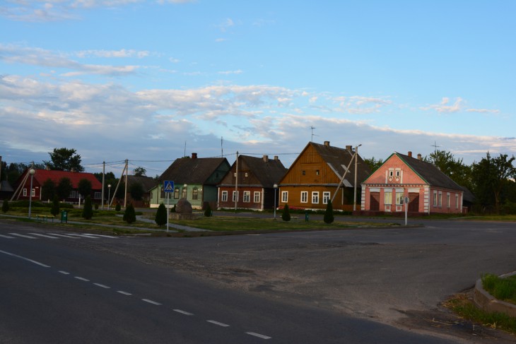 Zachowane do dzisiaj domy kupieckie przy rynku w Szereszewie