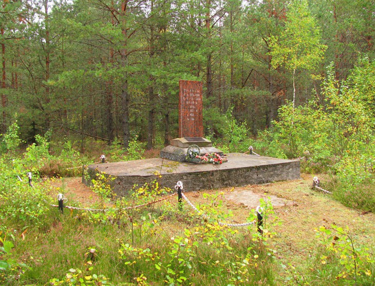Nowy pomnik "powstańcom K.Kalinowskiego" (foto - www.be-tarask.wikipedia.org/wiki)