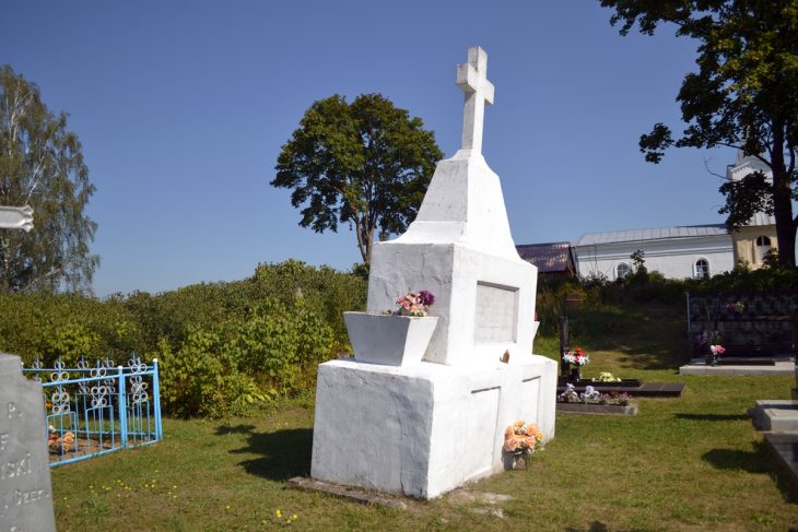 Pomnik w Rendziłowszczyźnie